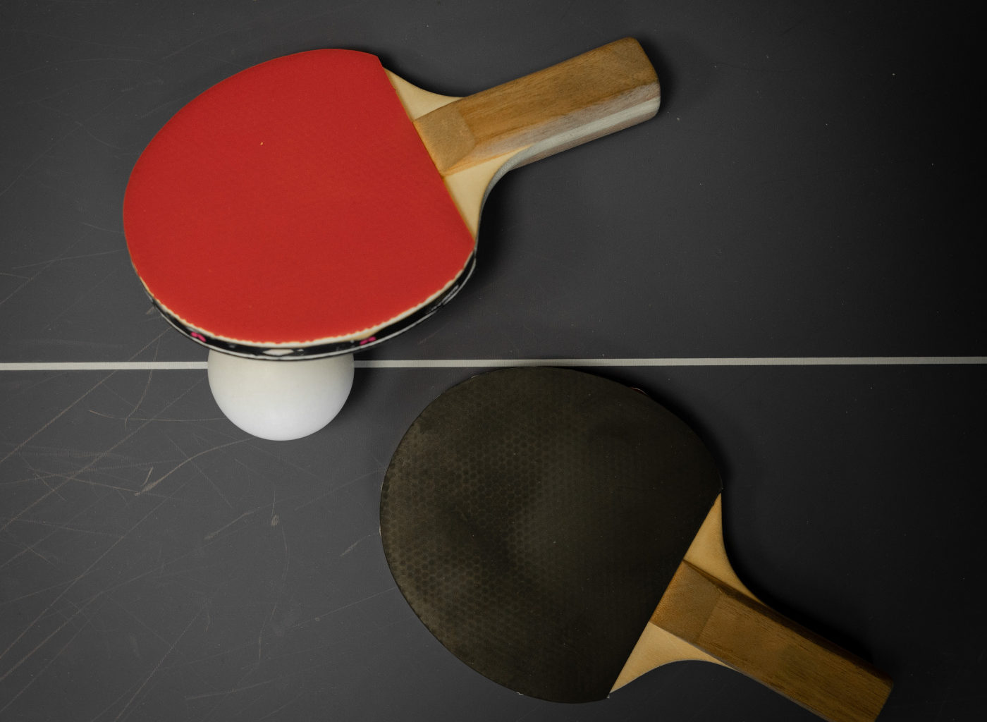 Cambiar los hules de una raqueta de tenis de mesa