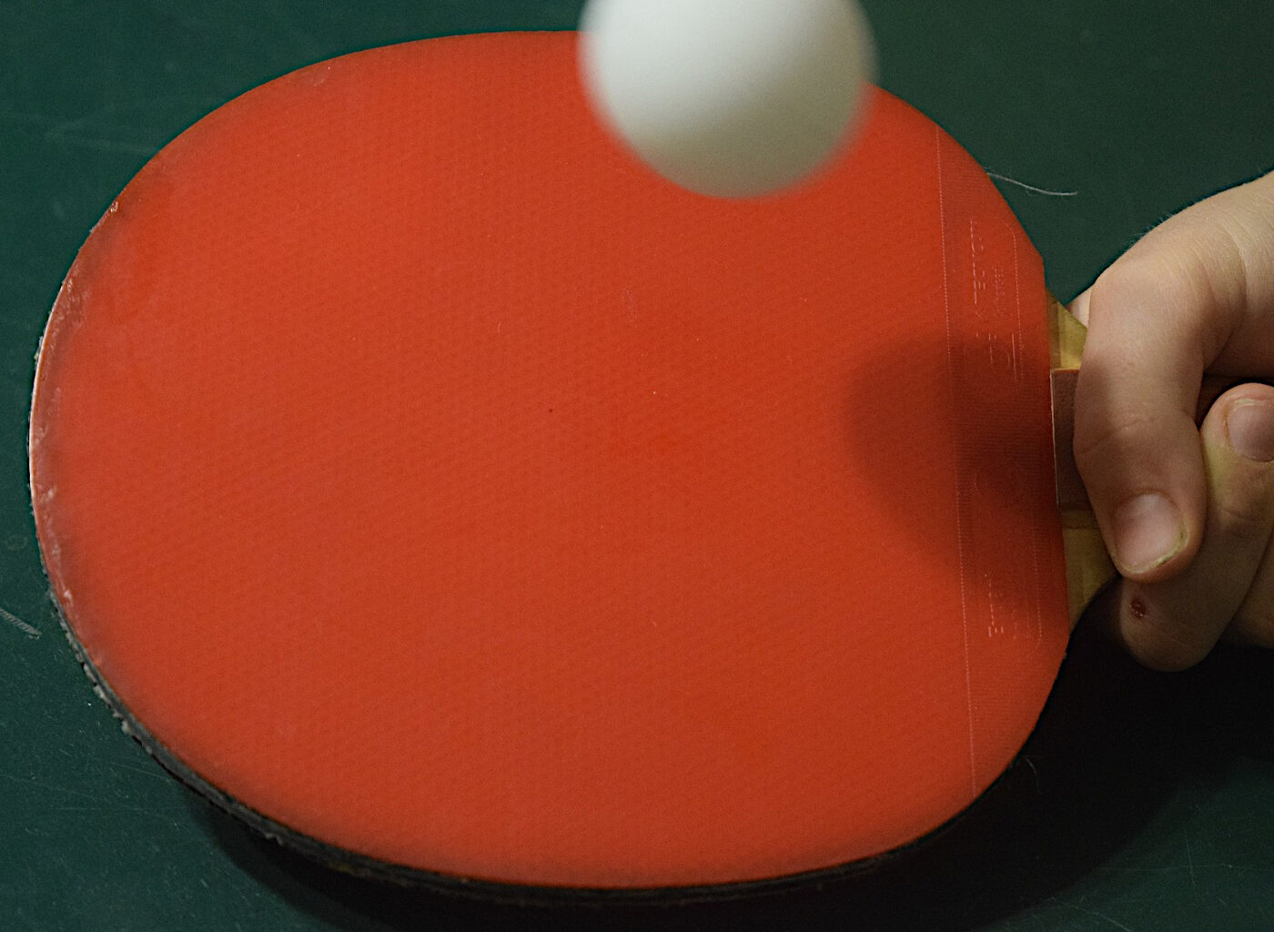 Contrôler une raquette de tennis de table